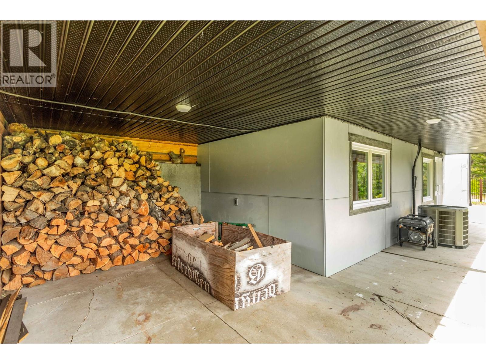 5308 Law Street, Peachland