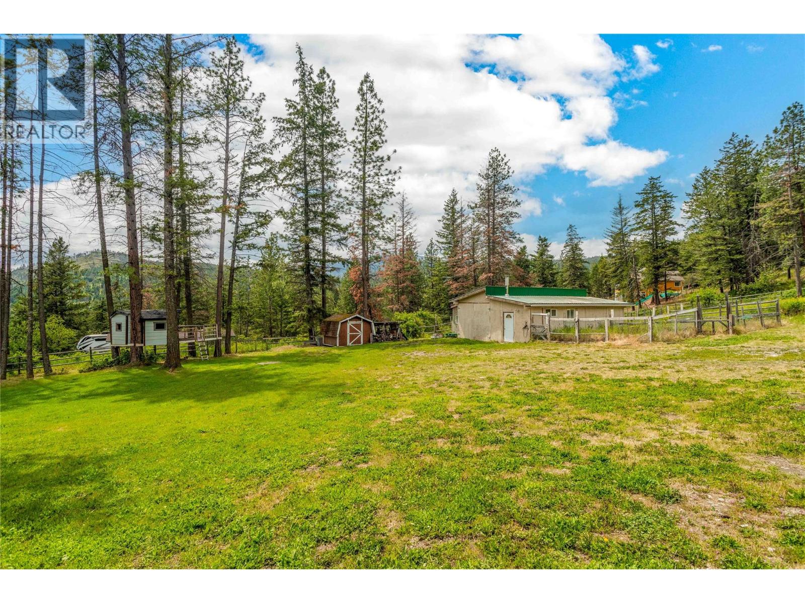 5308 Law Street, Peachland