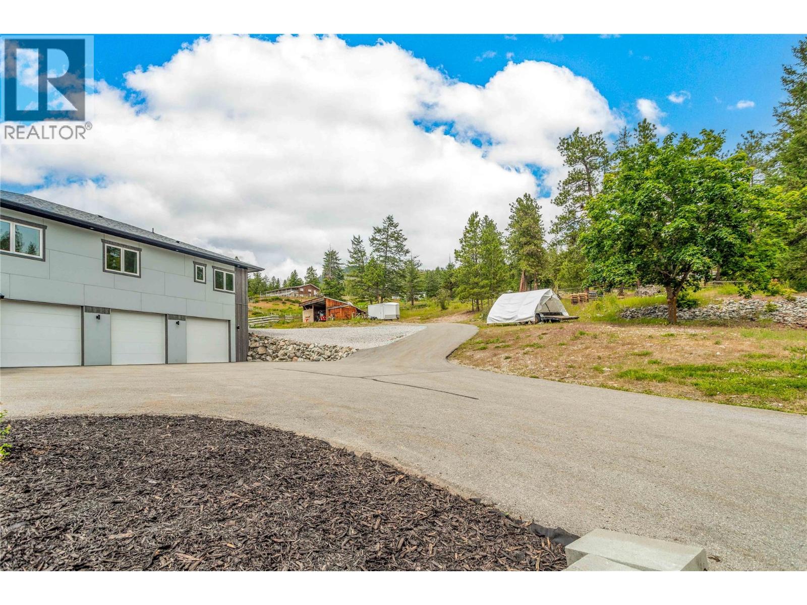 5308 Law Street, Peachland