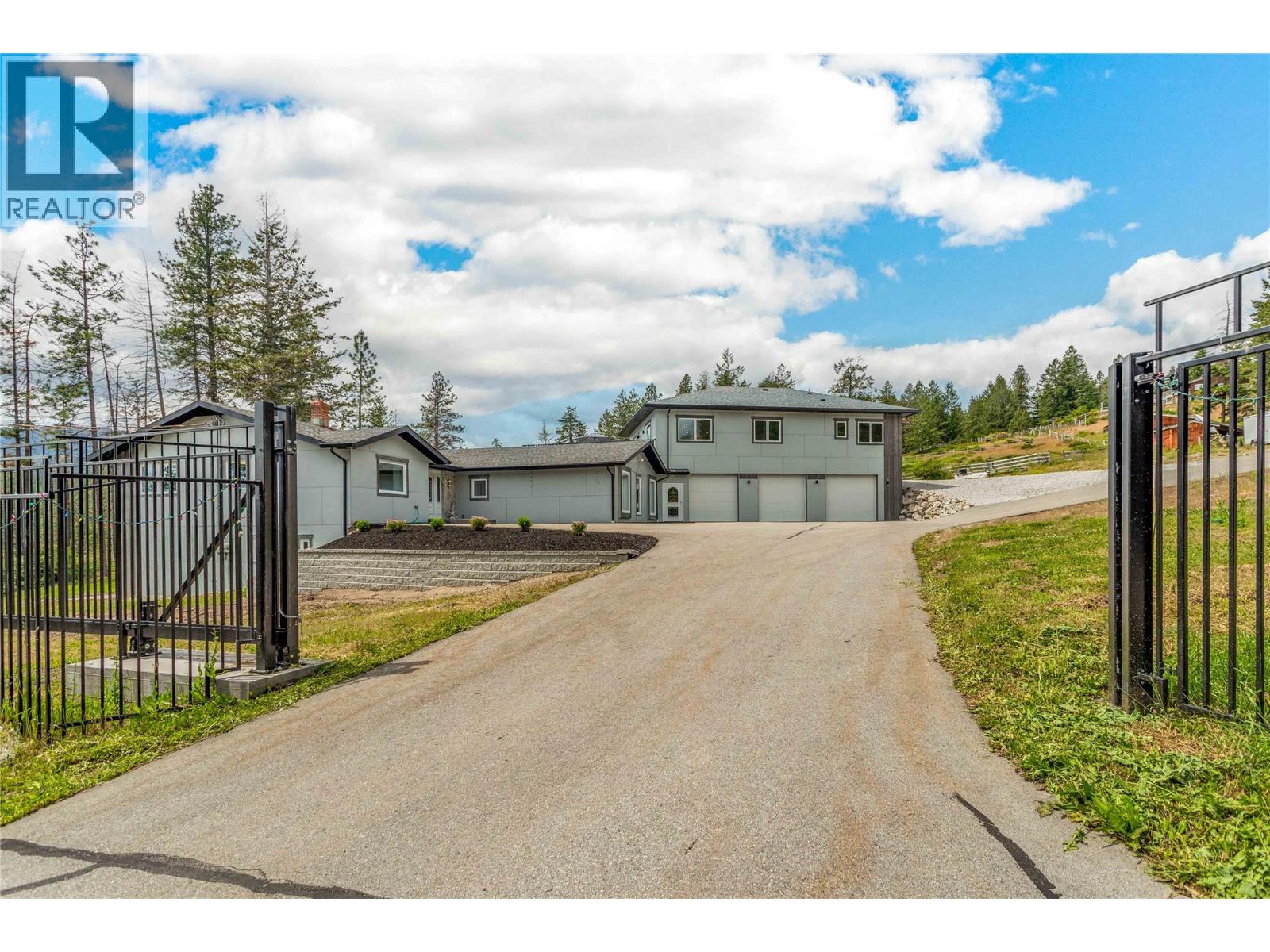 5308 Law Street, Peachland