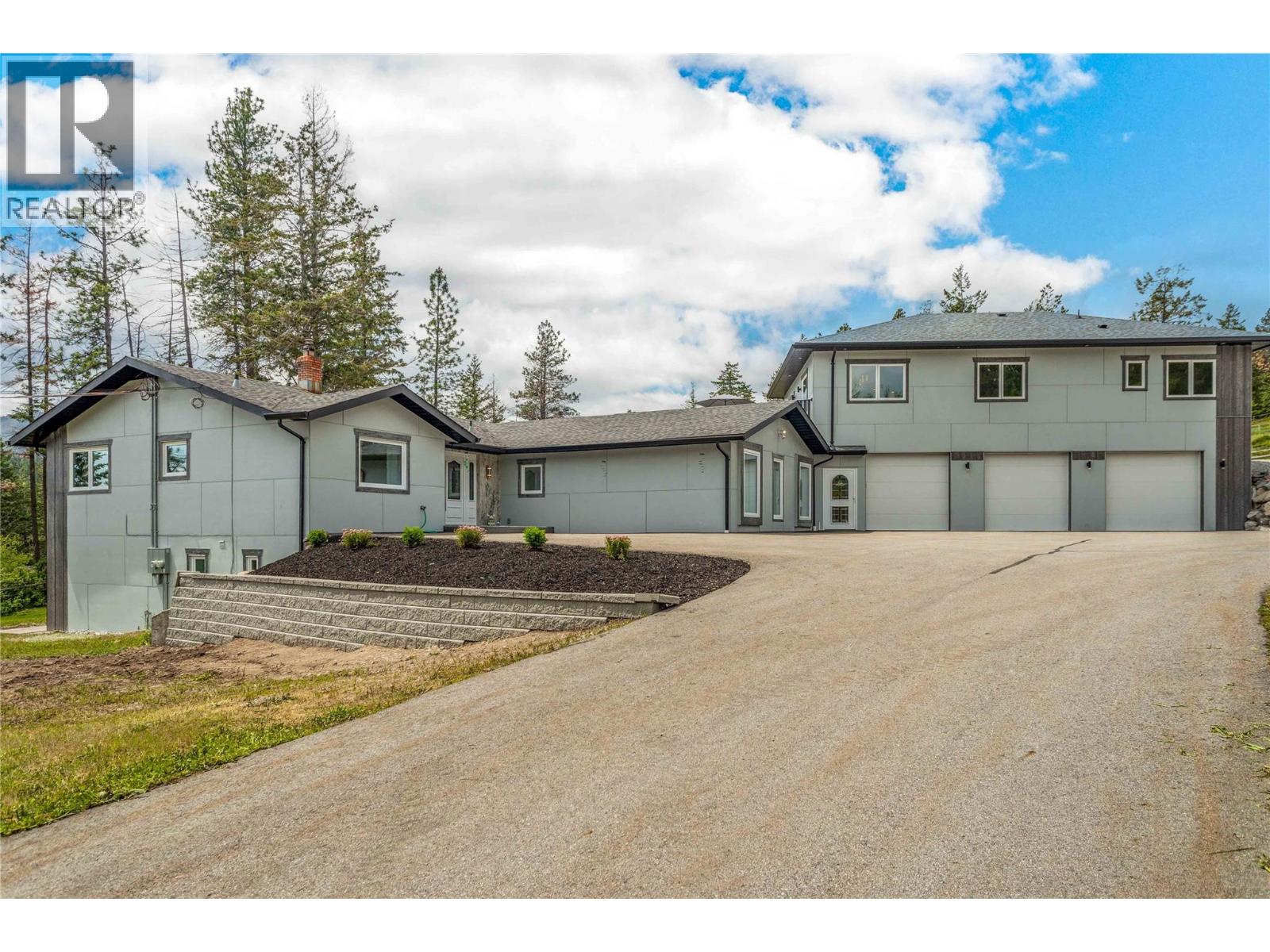 5308 Law Street, Peachland