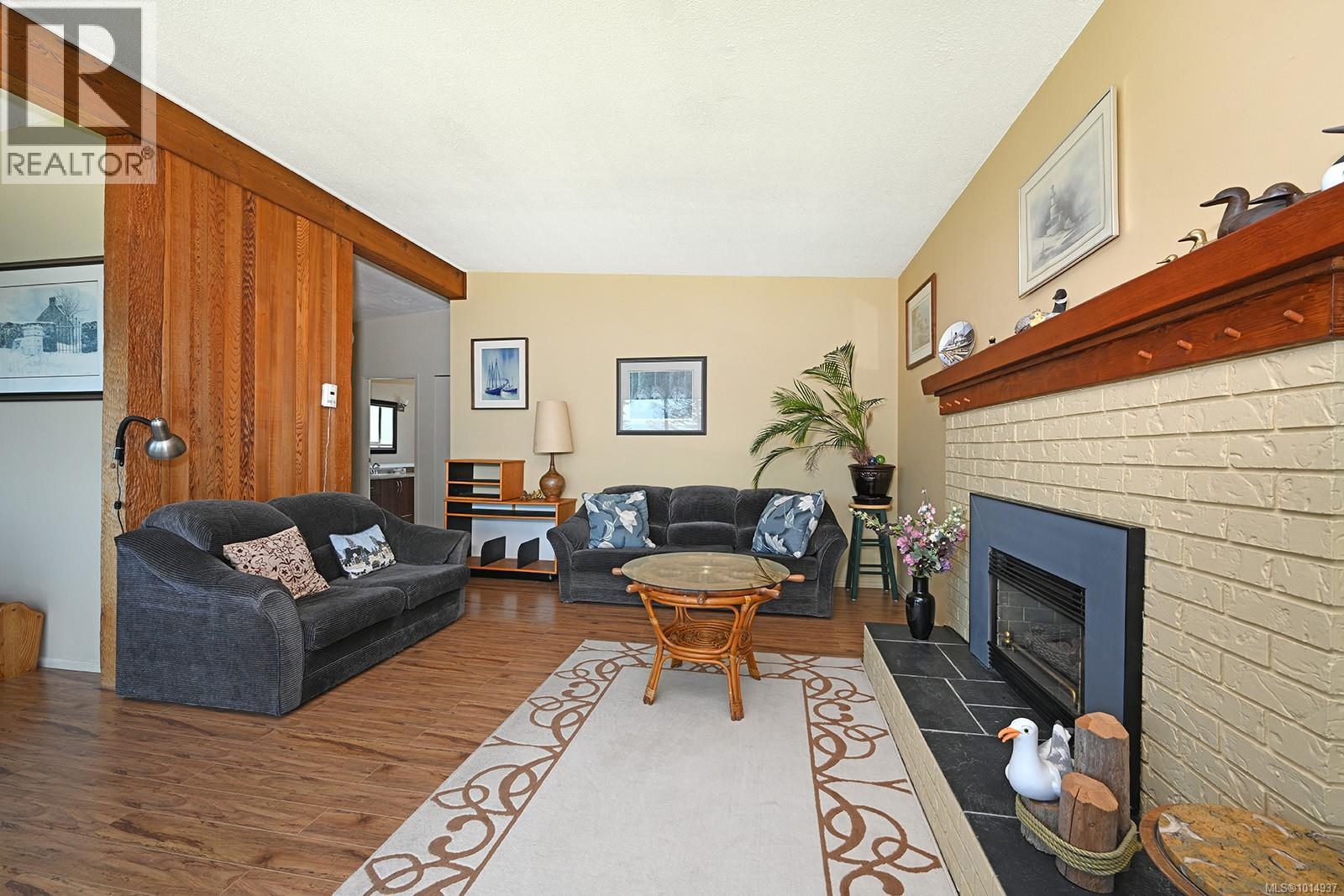 4842 Kilmarnock Dr, Courtenay