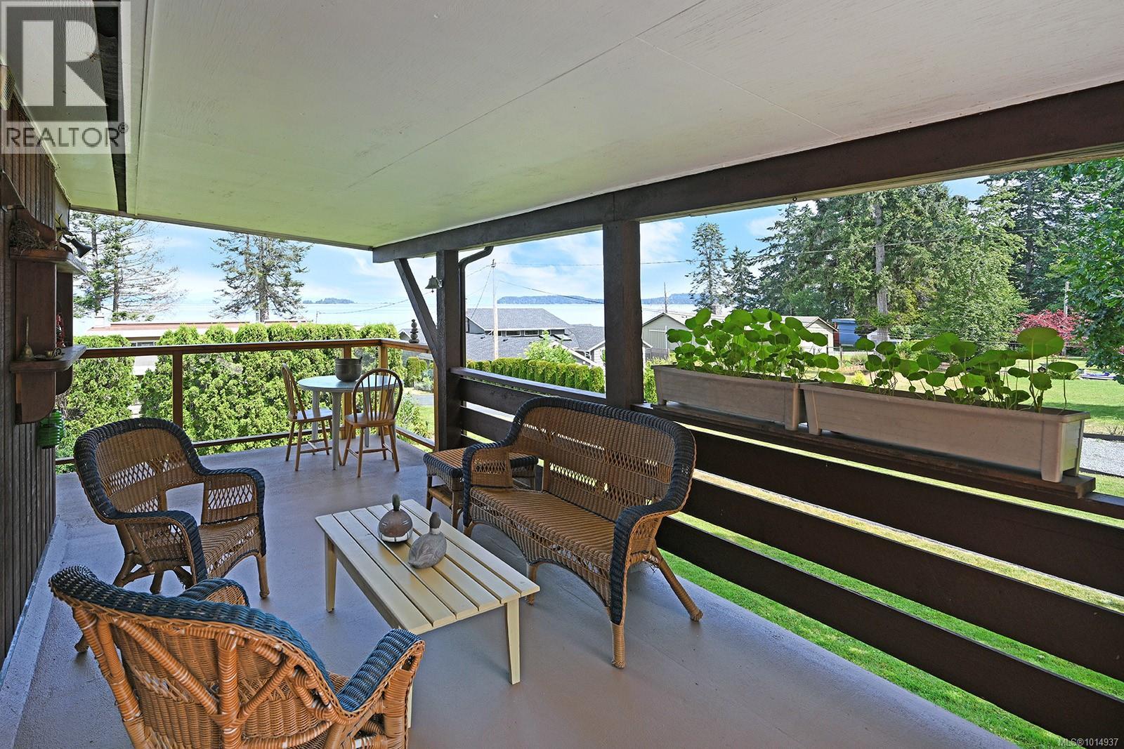 4842 Kilmarnock Dr, Courtenay