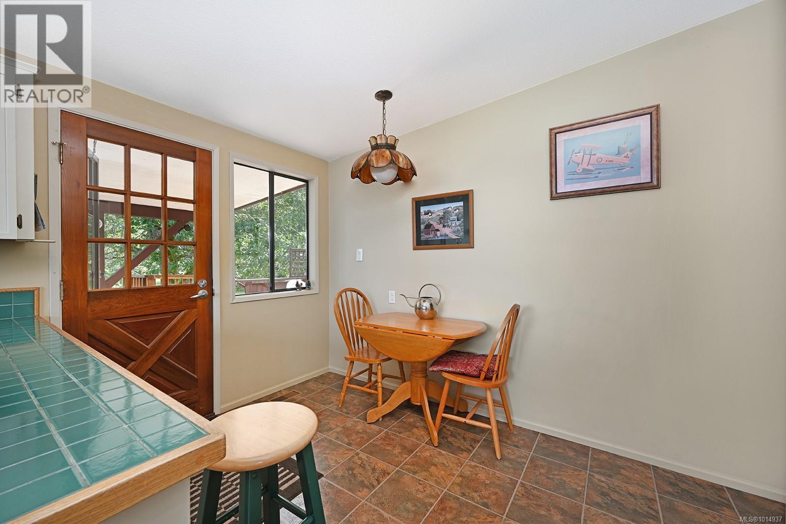 4842 Kilmarnock Dr, Courtenay
