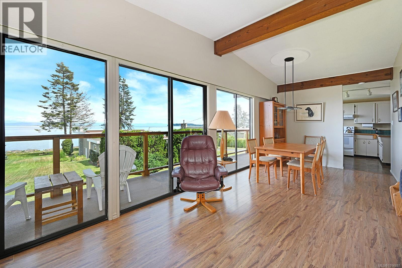 4842 Kilmarnock Dr, Courtenay