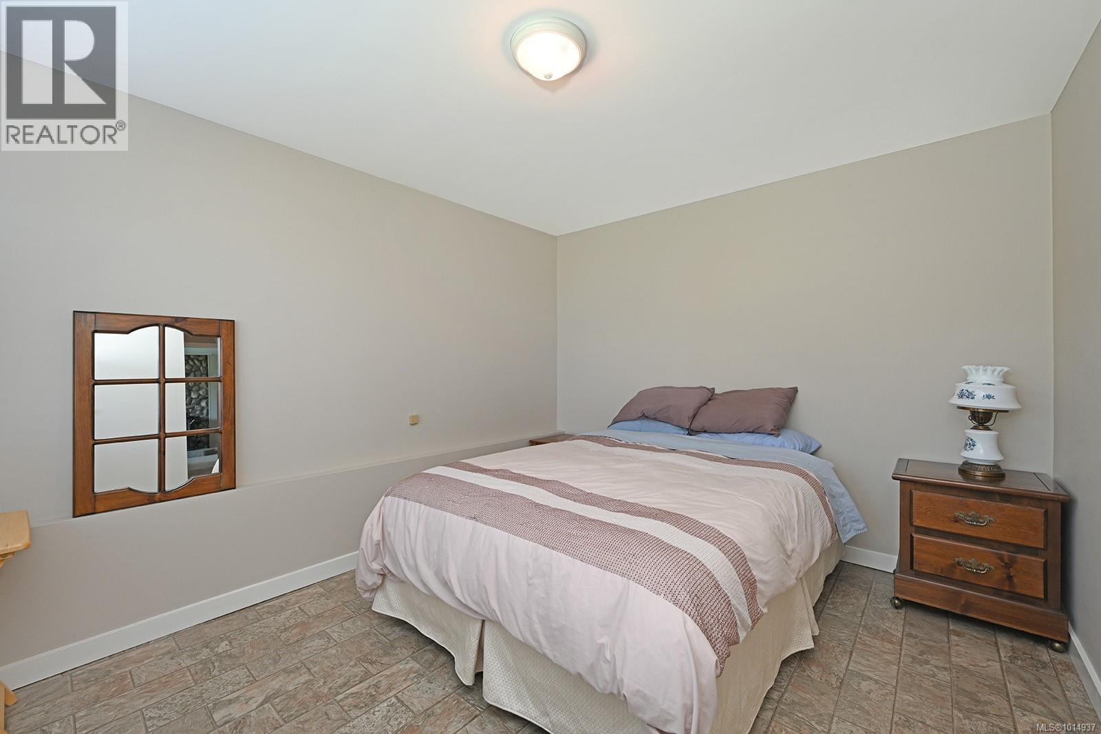 4842 Kilmarnock Dr, Courtenay