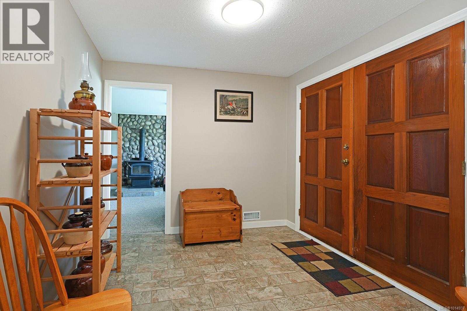 4842 Kilmarnock Dr, Courtenay