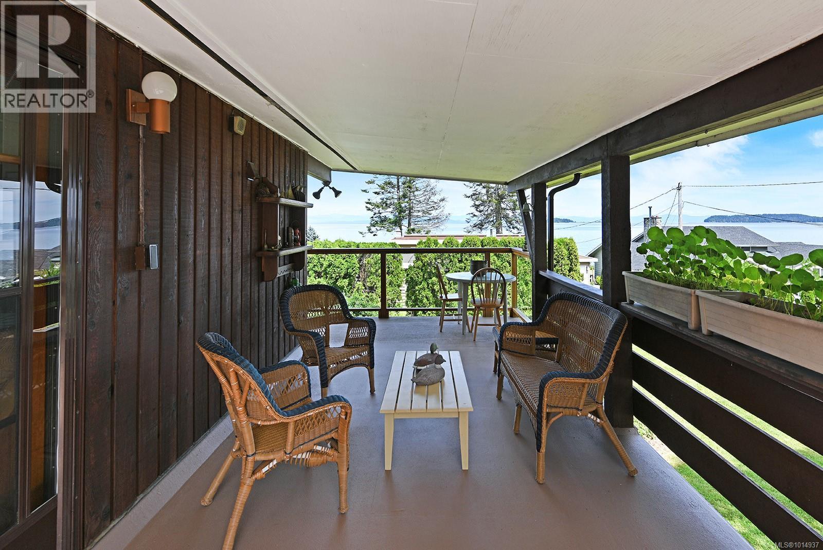4842 Kilmarnock Dr, Courtenay
