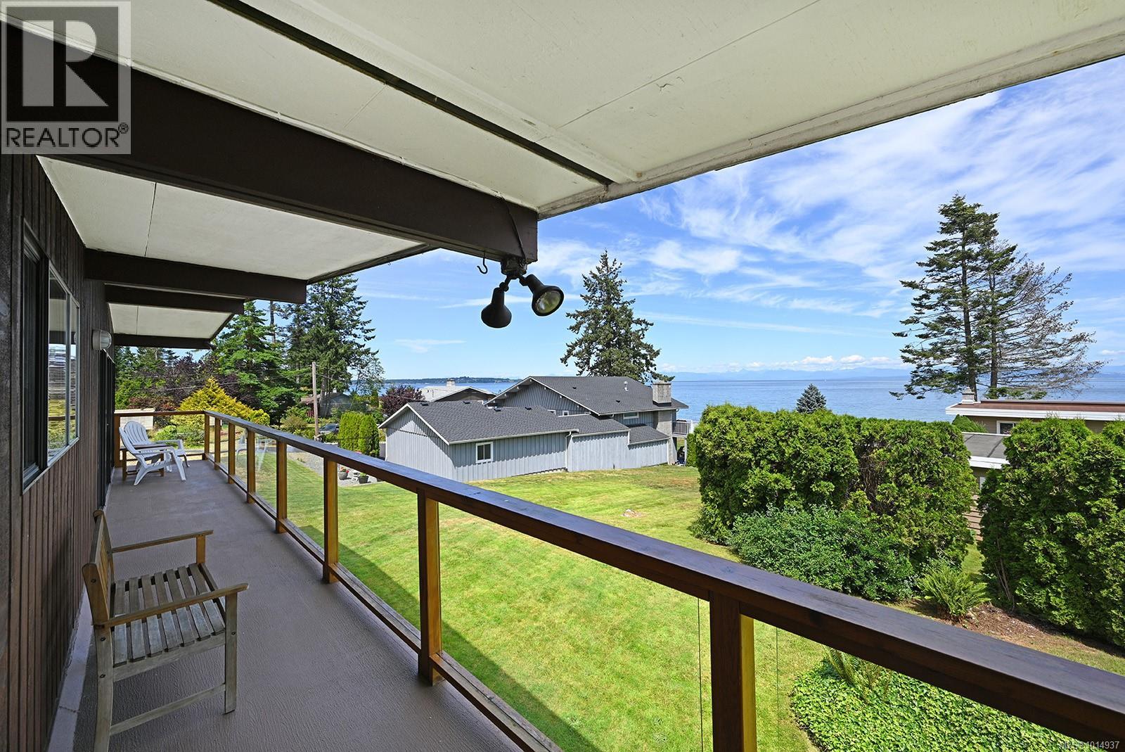 4842 Kilmarnock Dr, Courtenay