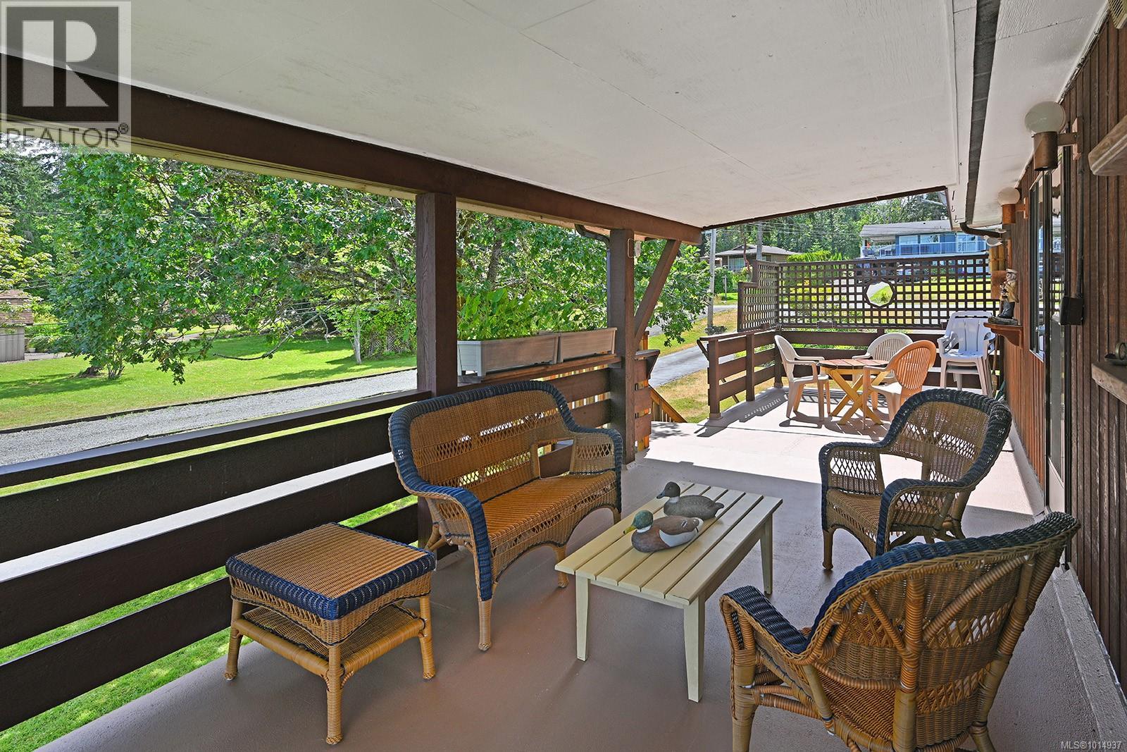 4842 Kilmarnock Dr, Courtenay