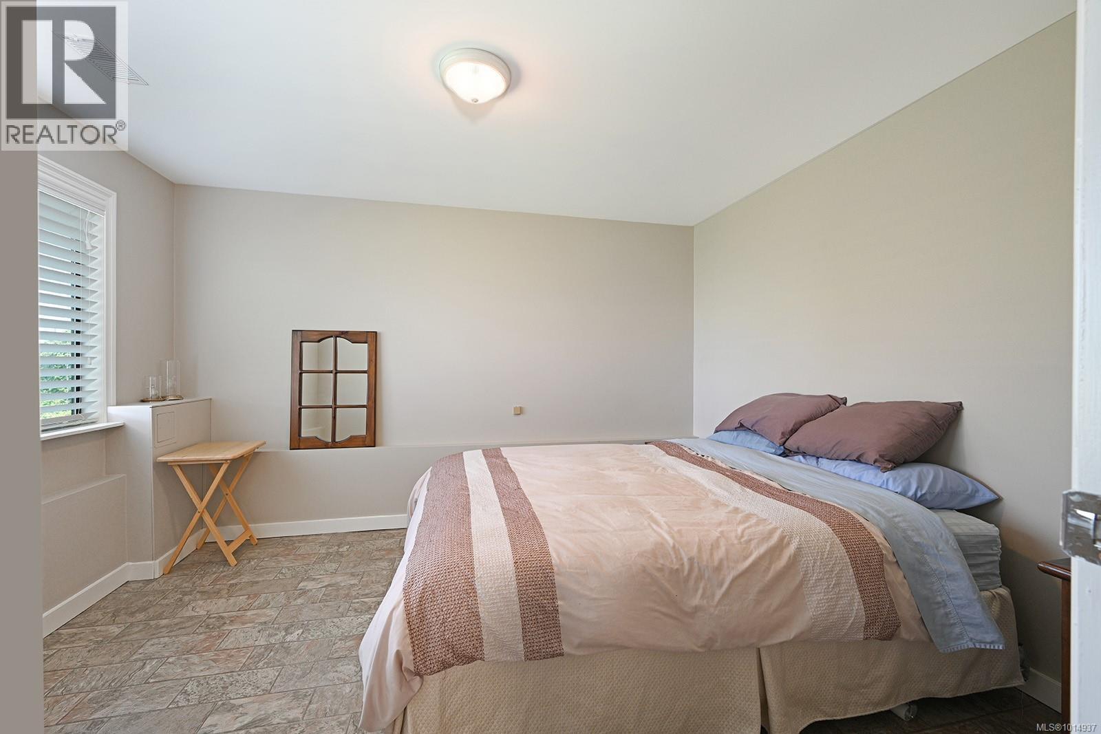 4842 Kilmarnock Dr, Courtenay
