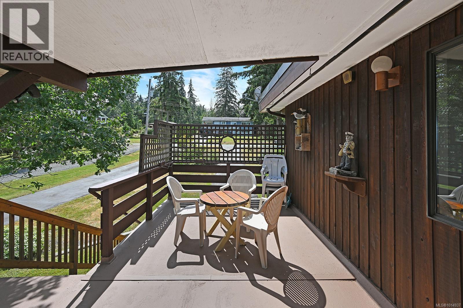 4842 Kilmarnock Dr, Courtenay