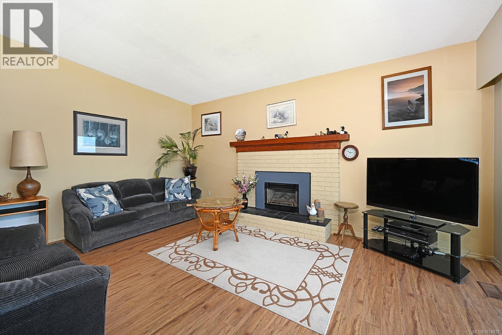 4842 Kilmarnock Dr, Courtenay