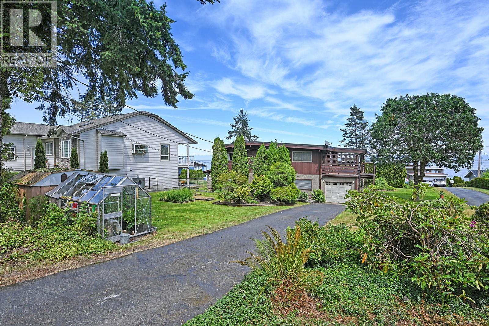 4842 Kilmarnock Dr, Courtenay
