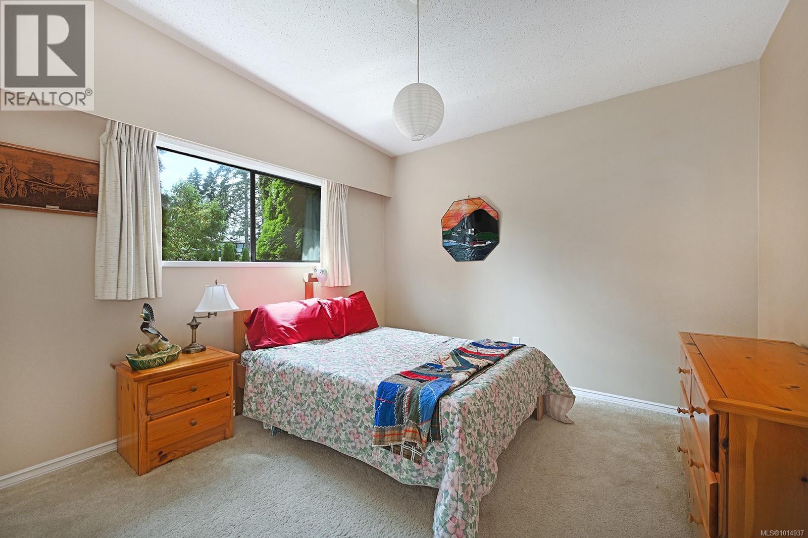 4842 Kilmarnock Dr, Courtenay