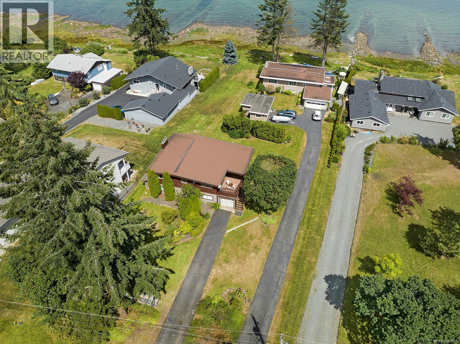 4842 Kilmarnock Dr, Courtenay