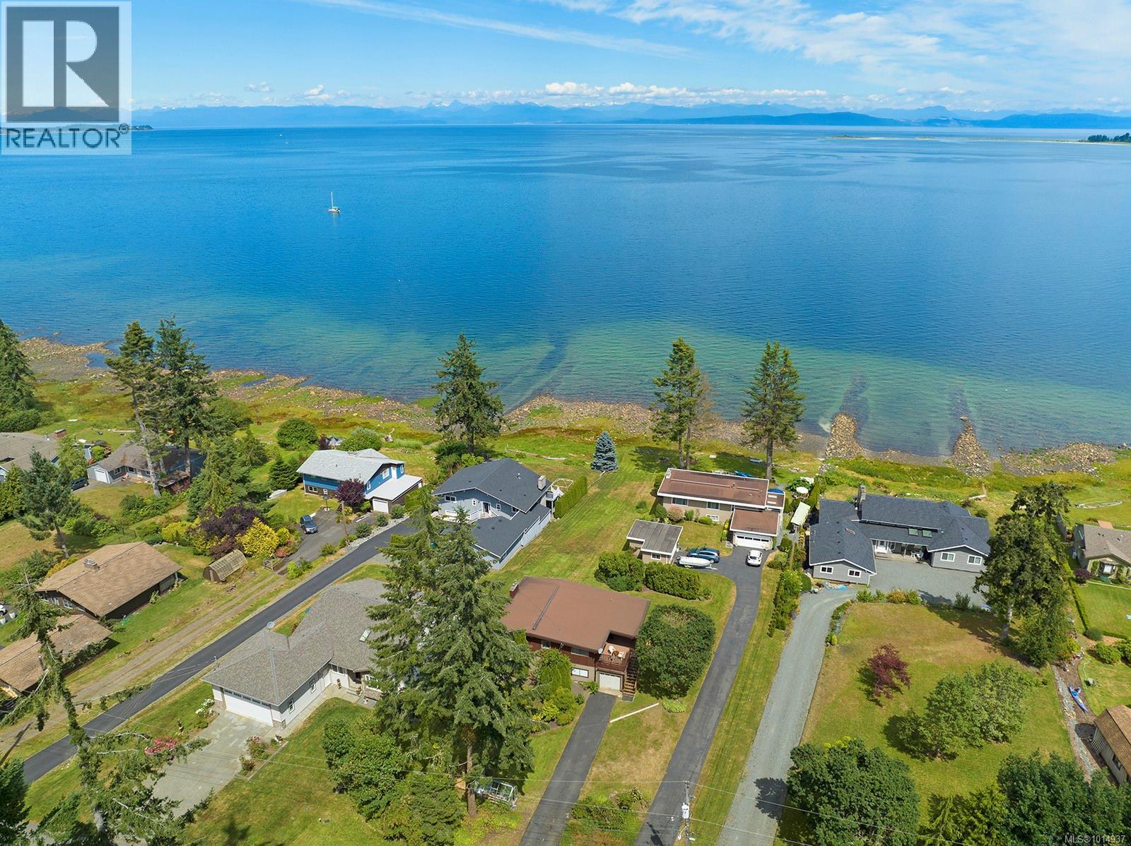 4842 Kilmarnock Dr, Courtenay