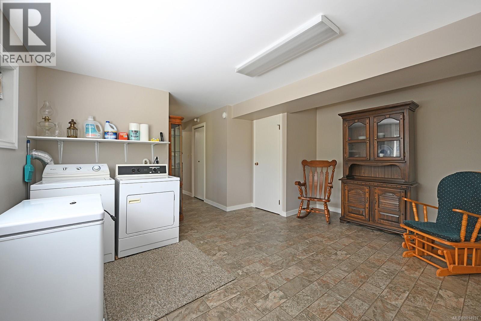4842 Kilmarnock Dr, Courtenay