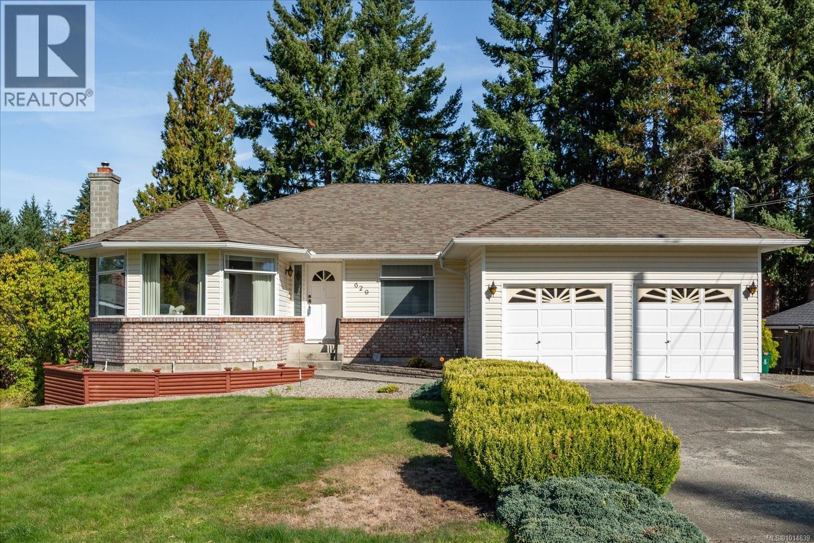 629 Dogwood Rd, Qualicum Beach