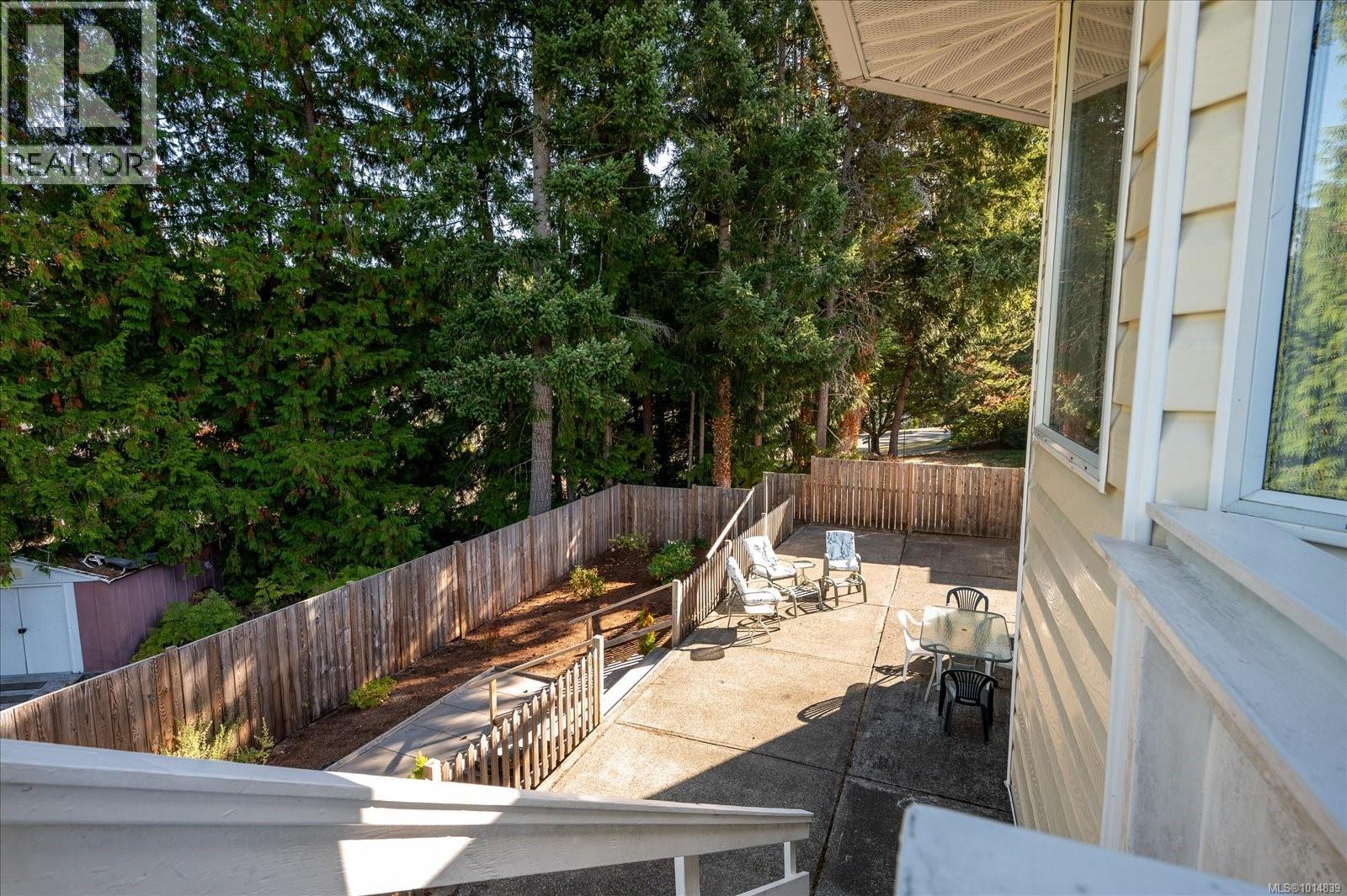 629 Dogwood Rd, Qualicum Beach