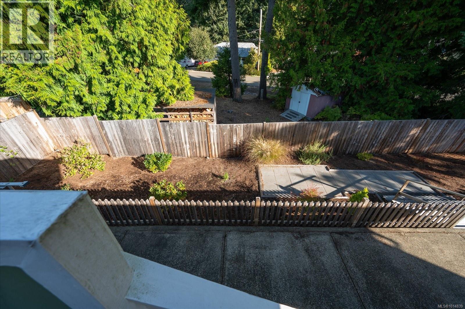 629 Dogwood Rd, Qualicum Beach