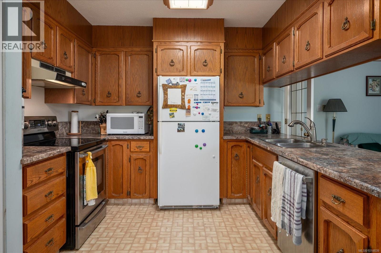 629 Dogwood Rd, Qualicum Beach