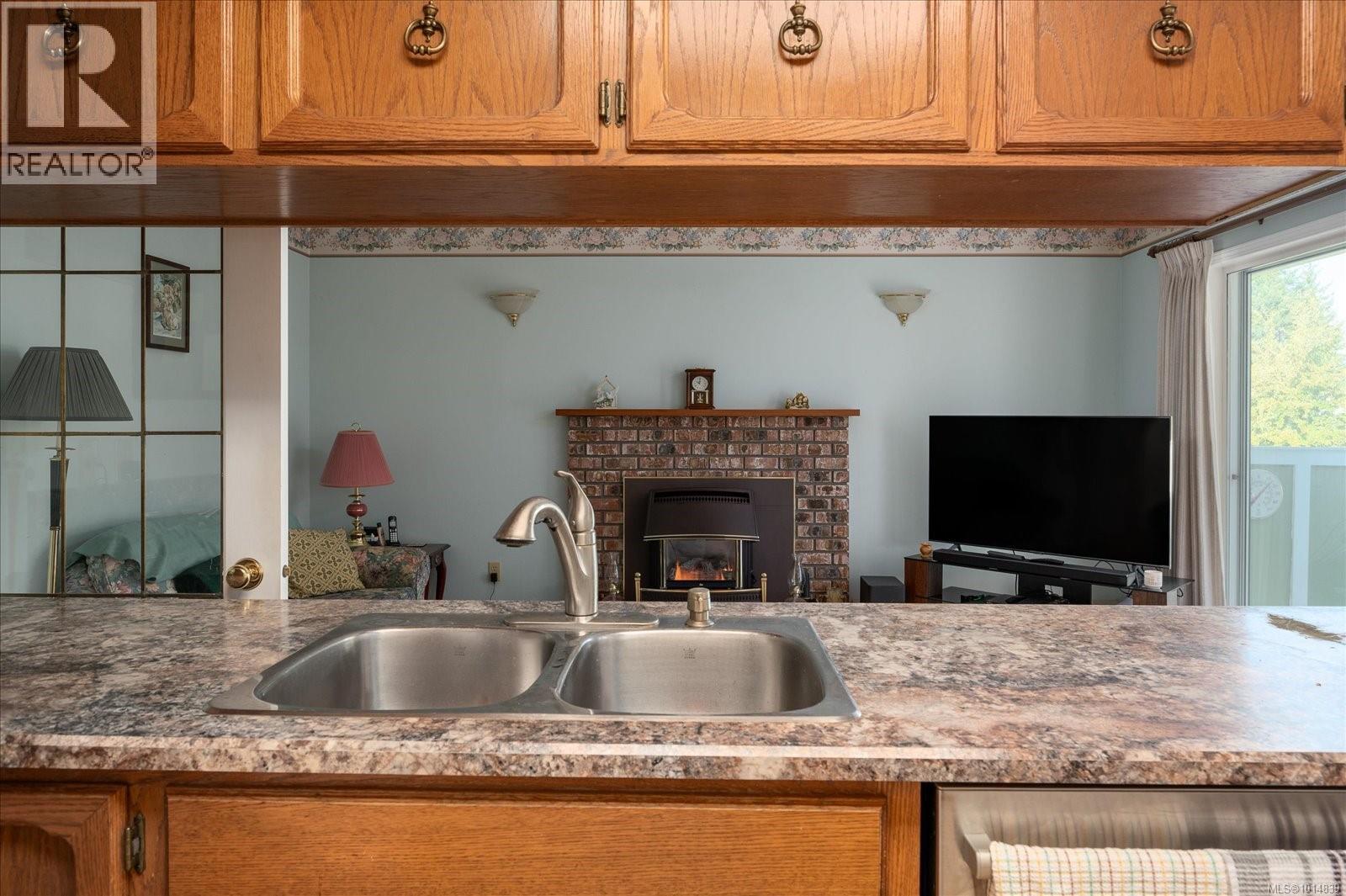 629 Dogwood Rd, Qualicum Beach