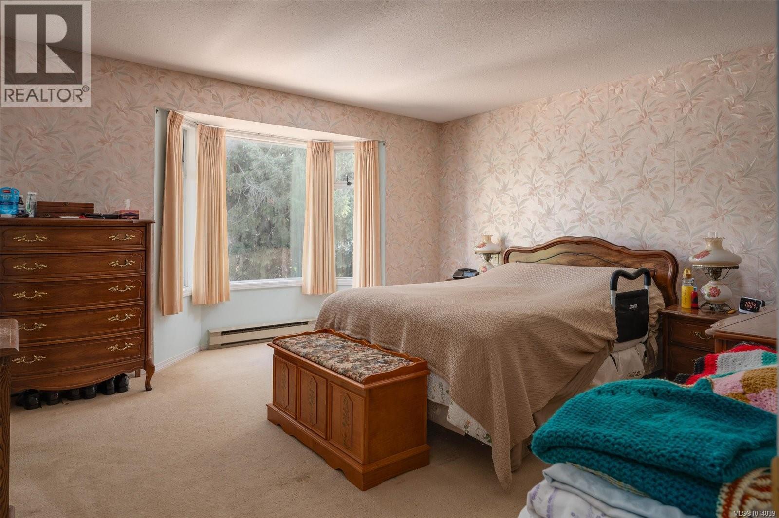 629 Dogwood Rd, Qualicum Beach