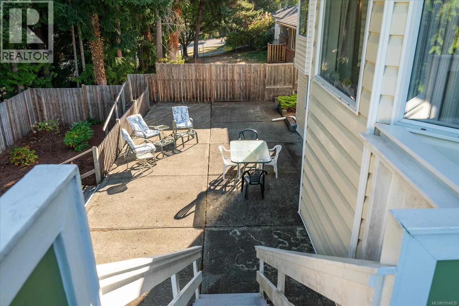 629 Dogwood Rd, Qualicum Beach