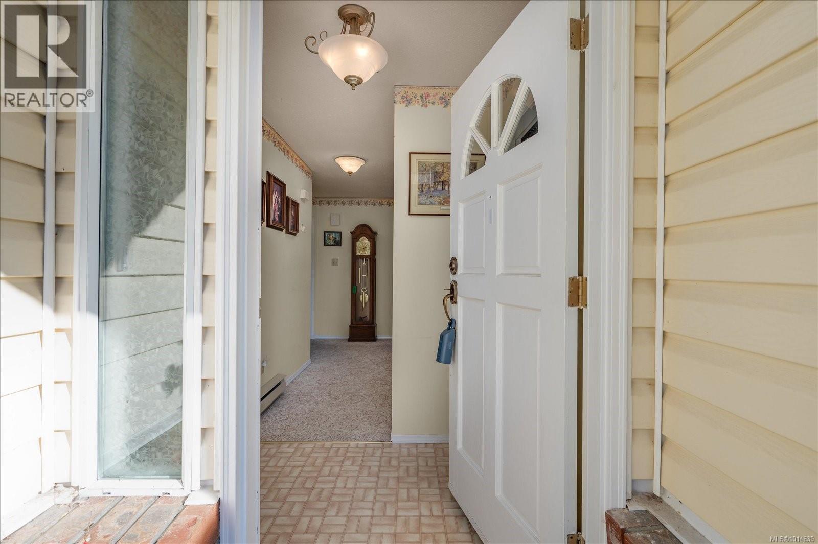 629 Dogwood Rd, Qualicum Beach