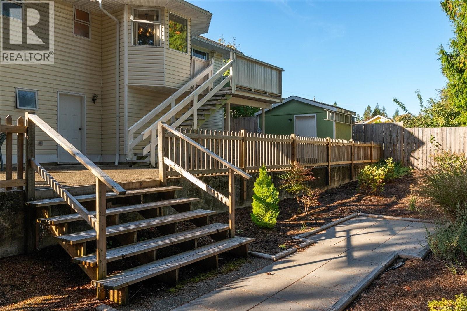 629 Dogwood Rd, Qualicum Beach