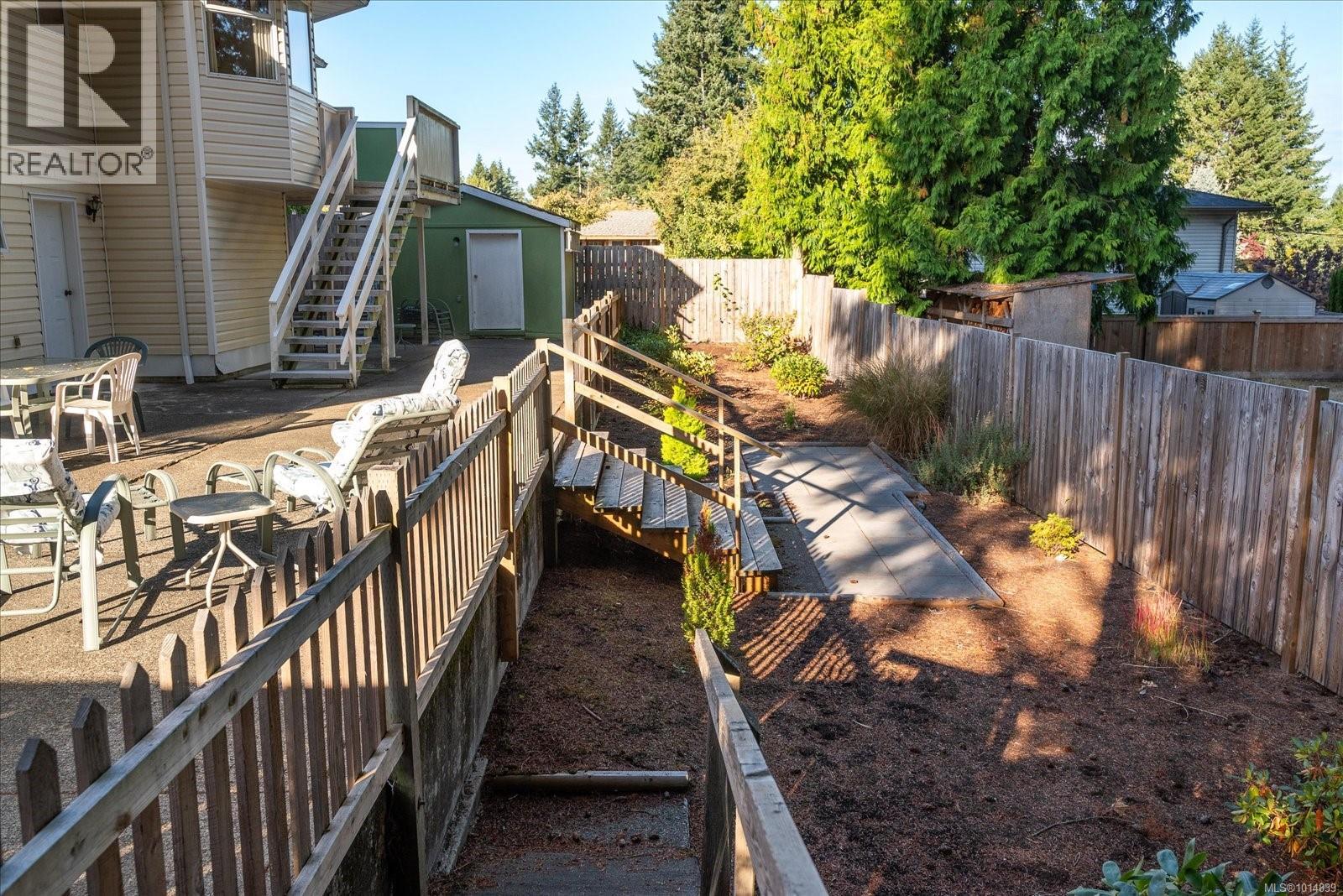 629 Dogwood Rd, Qualicum Beach