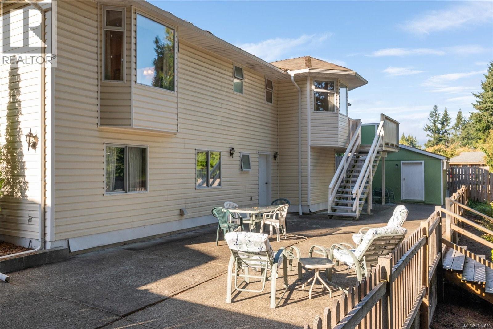 629 Dogwood Rd, Qualicum Beach