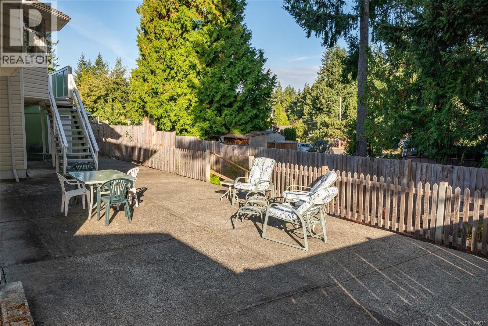 629 Dogwood Rd, Qualicum Beach