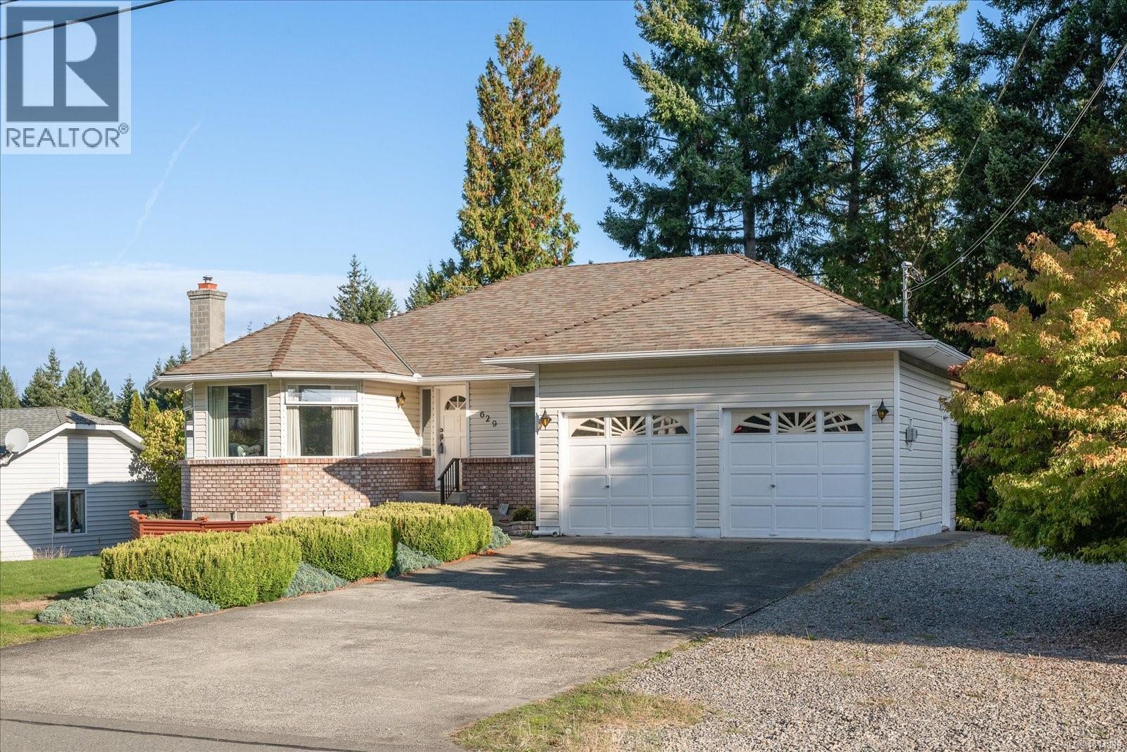 629 Dogwood Rd, Qualicum Beach