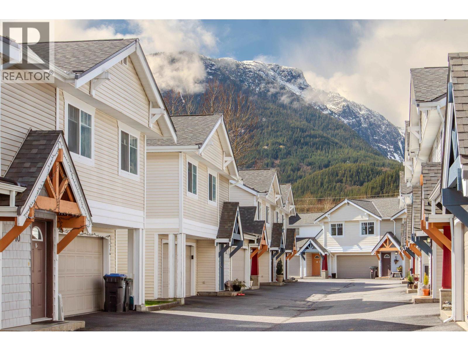 53 1821 WILLOW CRESCENT, Squamish
