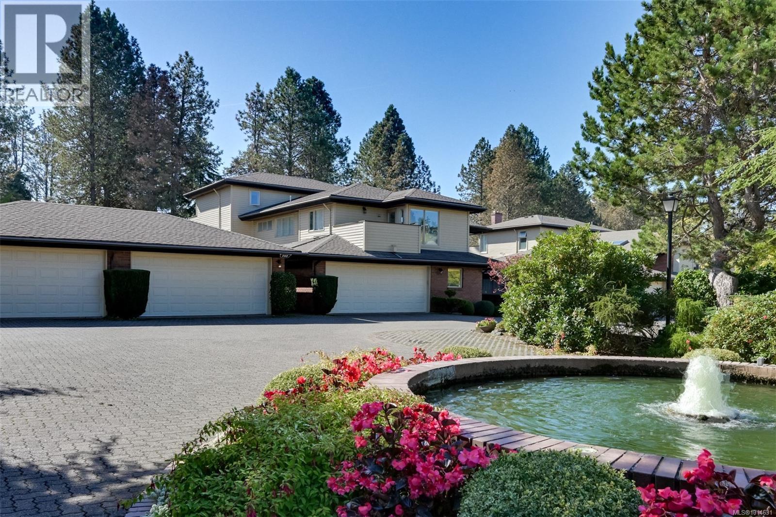 110 2345 Cedar Hill Cross Rd, Oak Bay