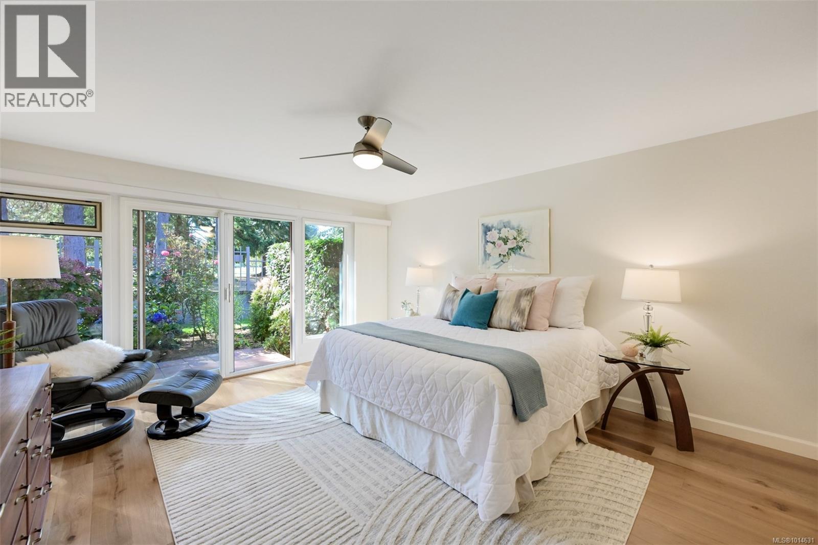 110 2345 Cedar Hill Cross Rd, Oak Bay