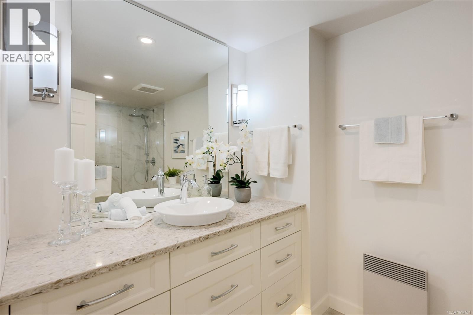 110 2345 Cedar Hill Cross Rd, Oak Bay