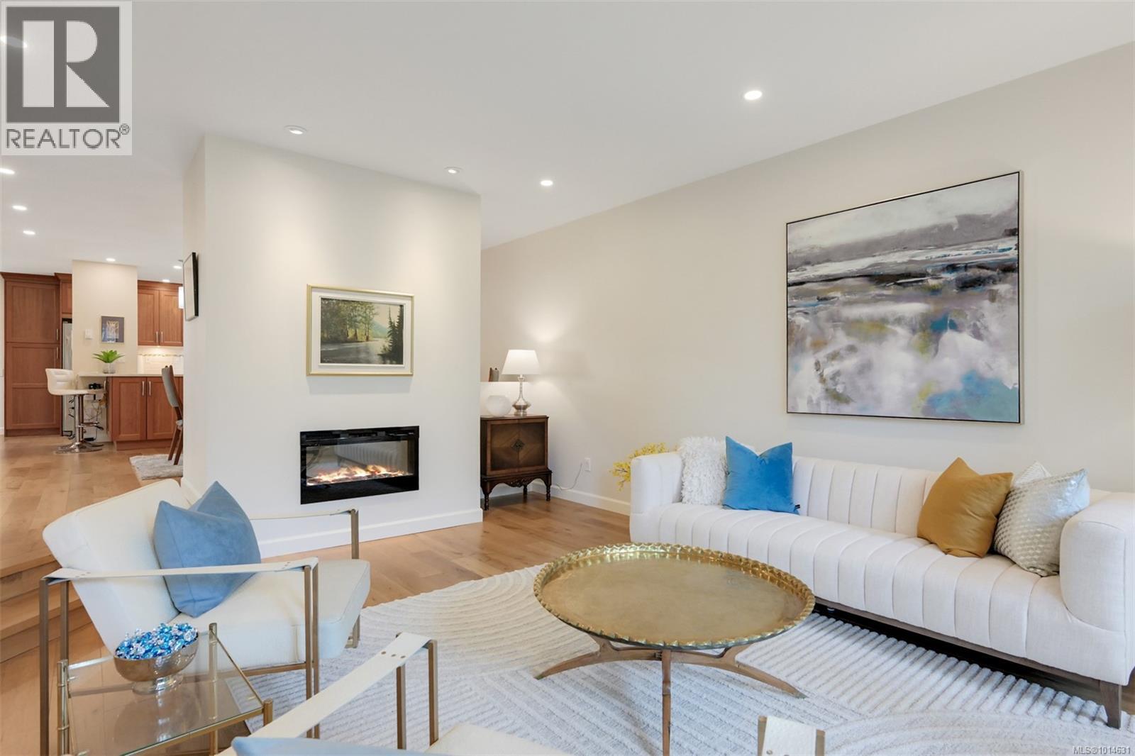 110 2345 Cedar Hill Cross Rd, Oak Bay