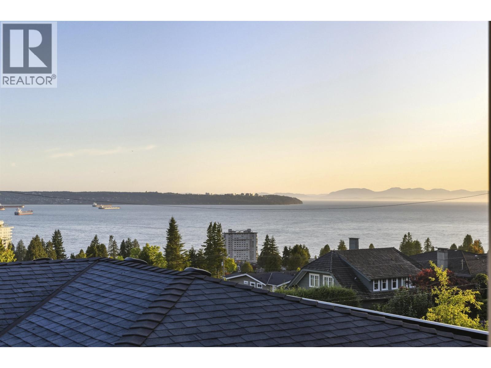 1631 22ND STREET, West Vancouver