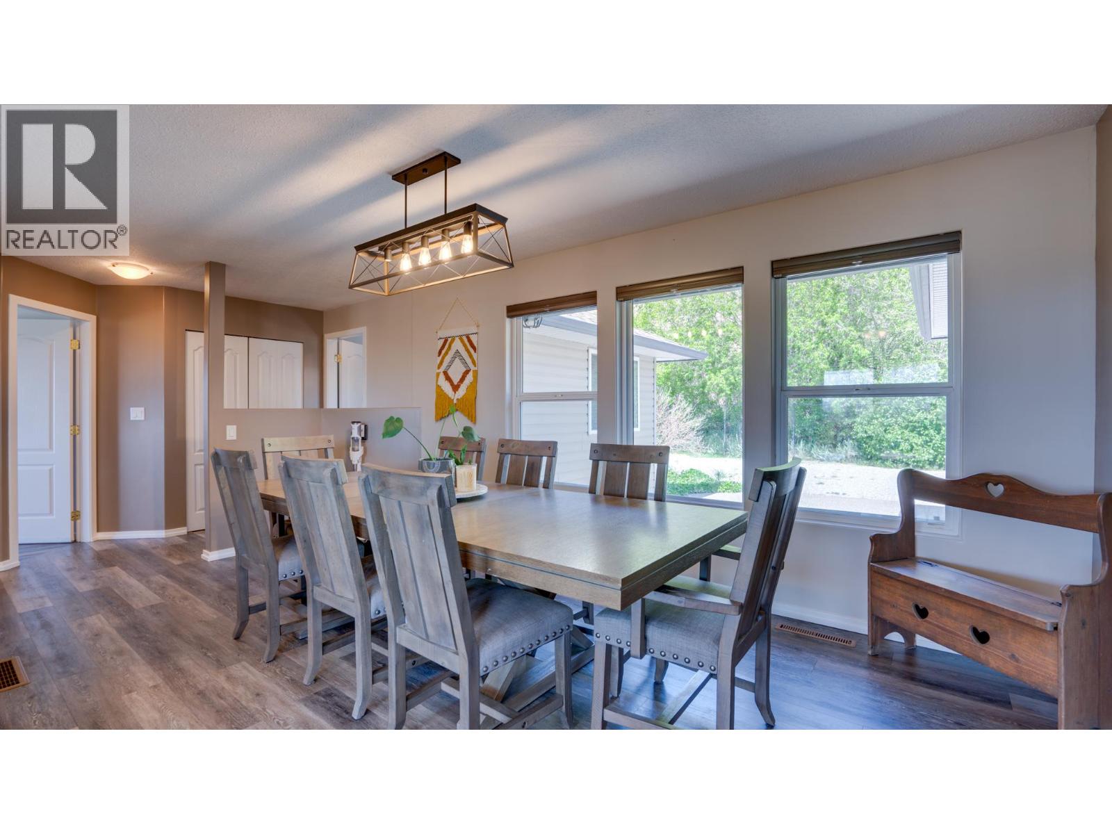 4767 Grandview Flats N Road, Armstrong