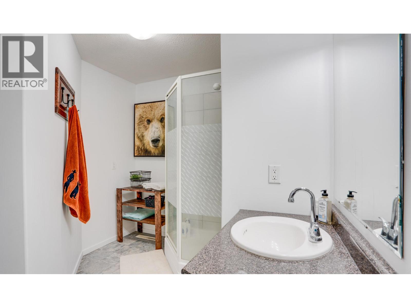 4767 Grandview Flats N Road, Armstrong