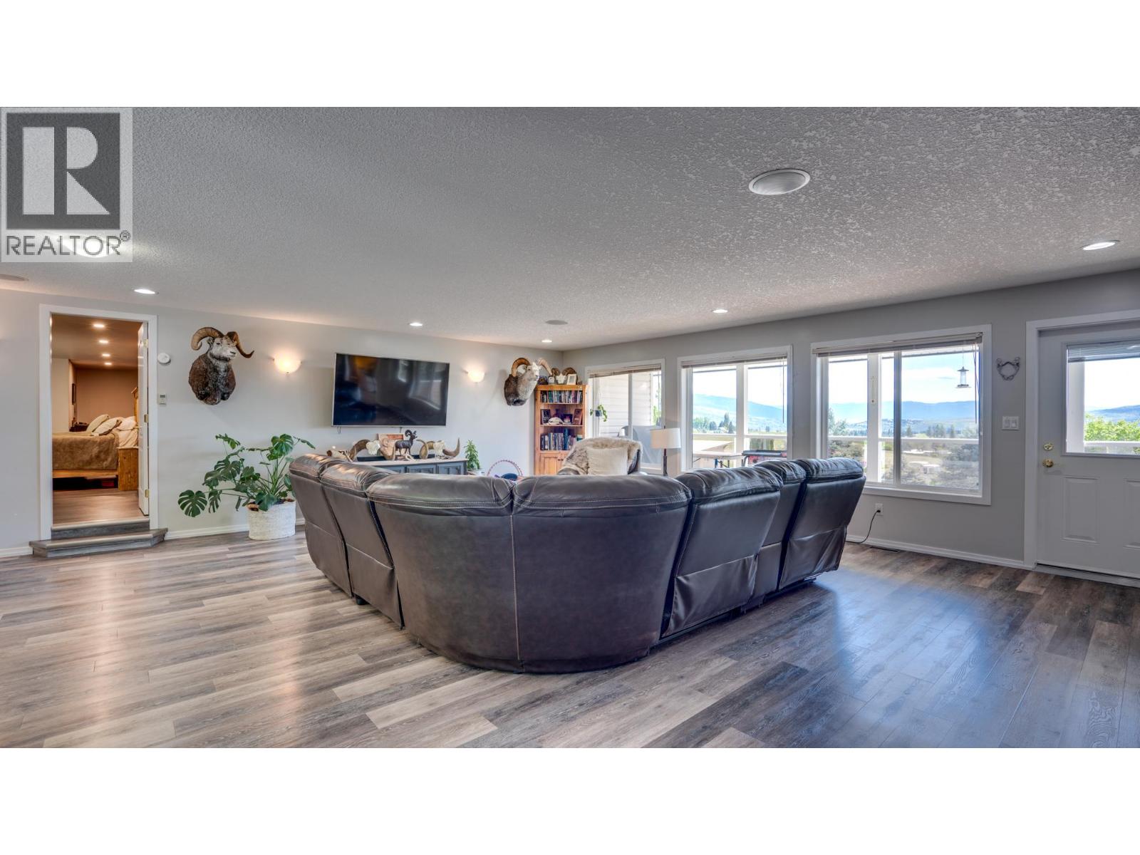 4767 Grandview Flats N Road, Armstrong