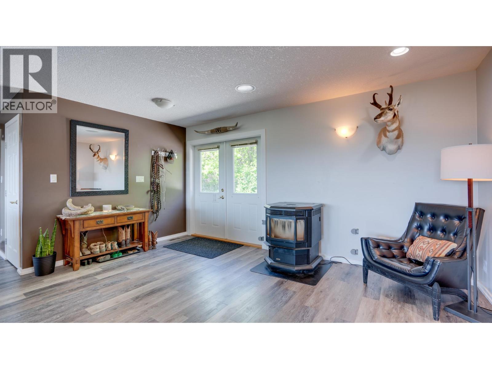 4767 Grandview Flats N Road, Armstrong