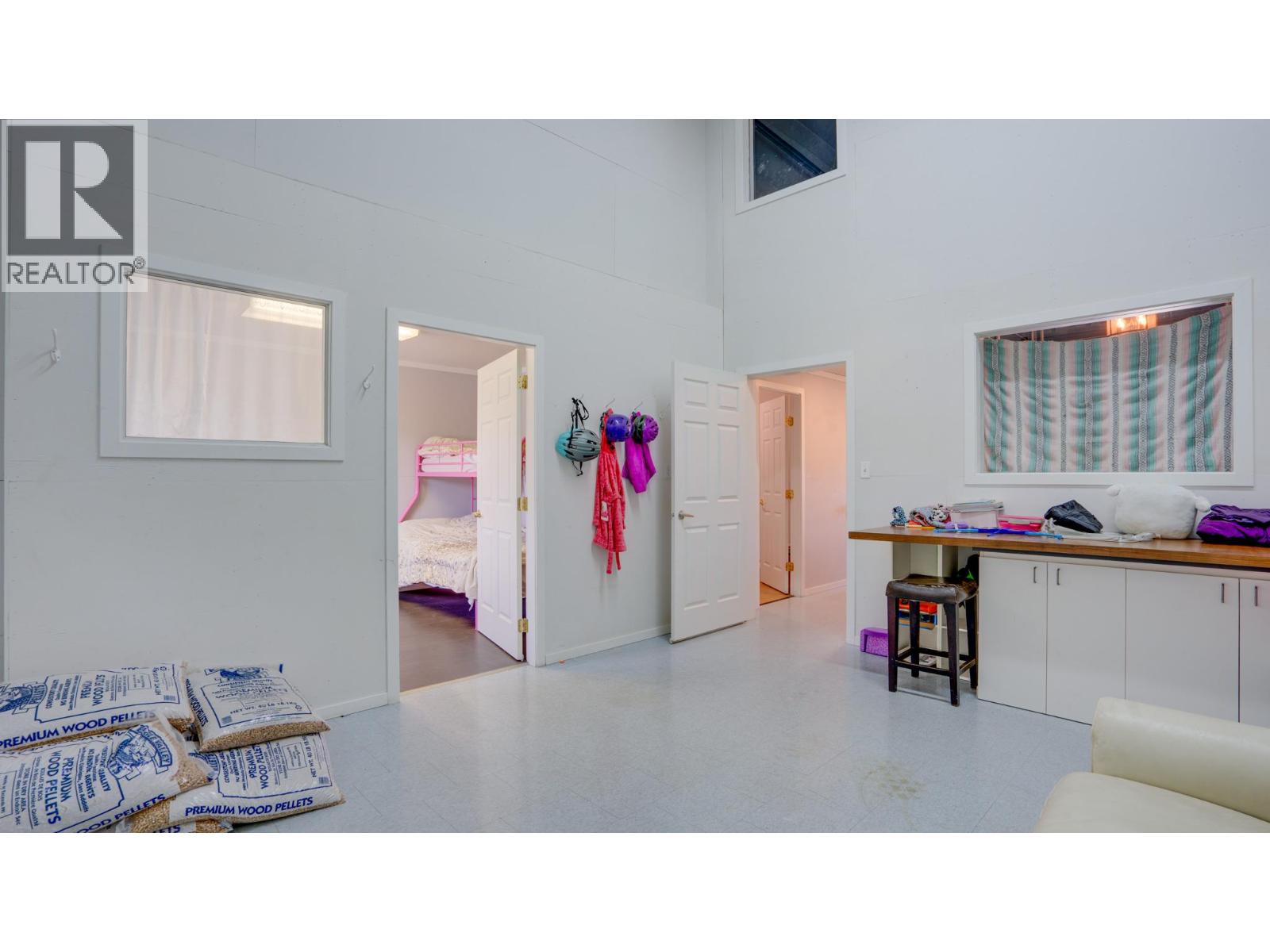 4767 Grandview Flats N Road, Armstrong