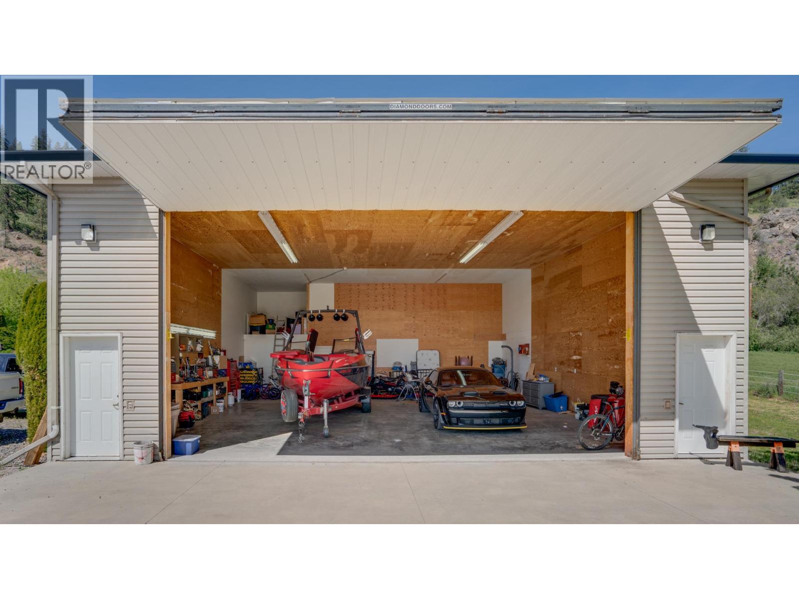 4767 Grandview Flats N Road, Armstrong