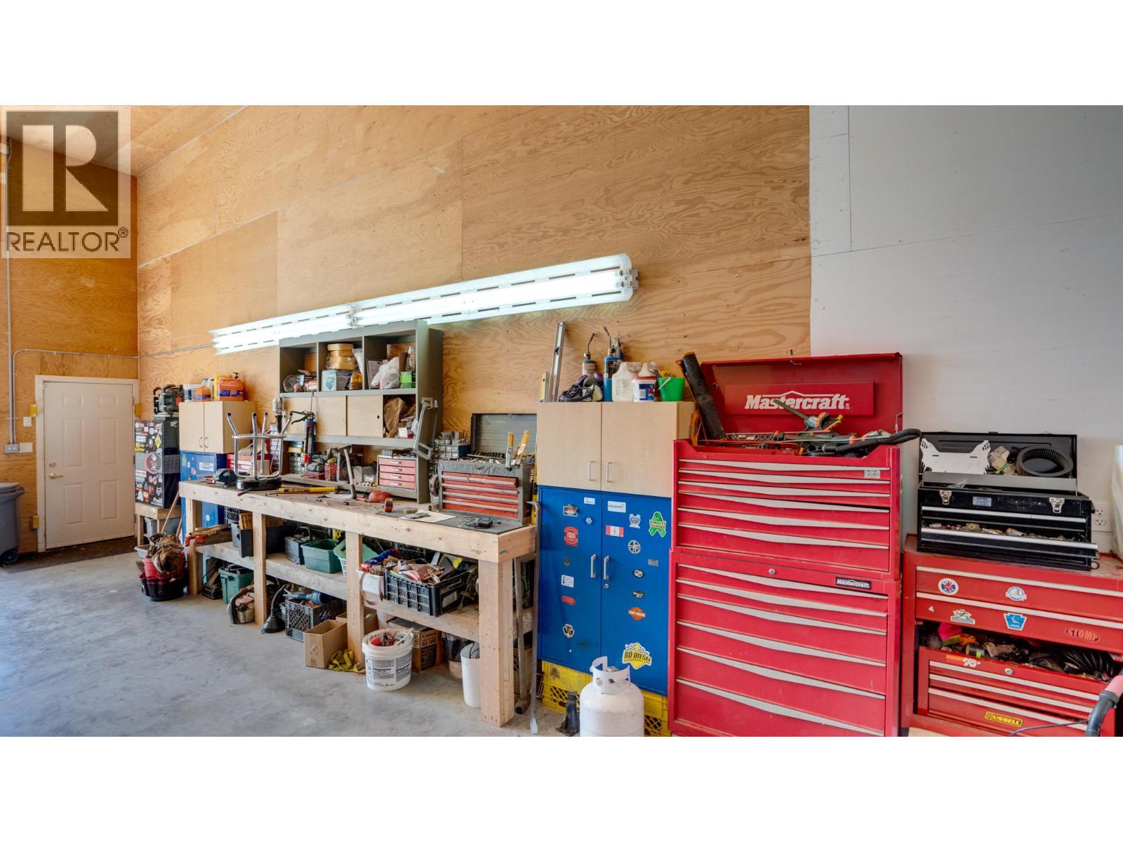 4767 Grandview Flats N Road, Armstrong