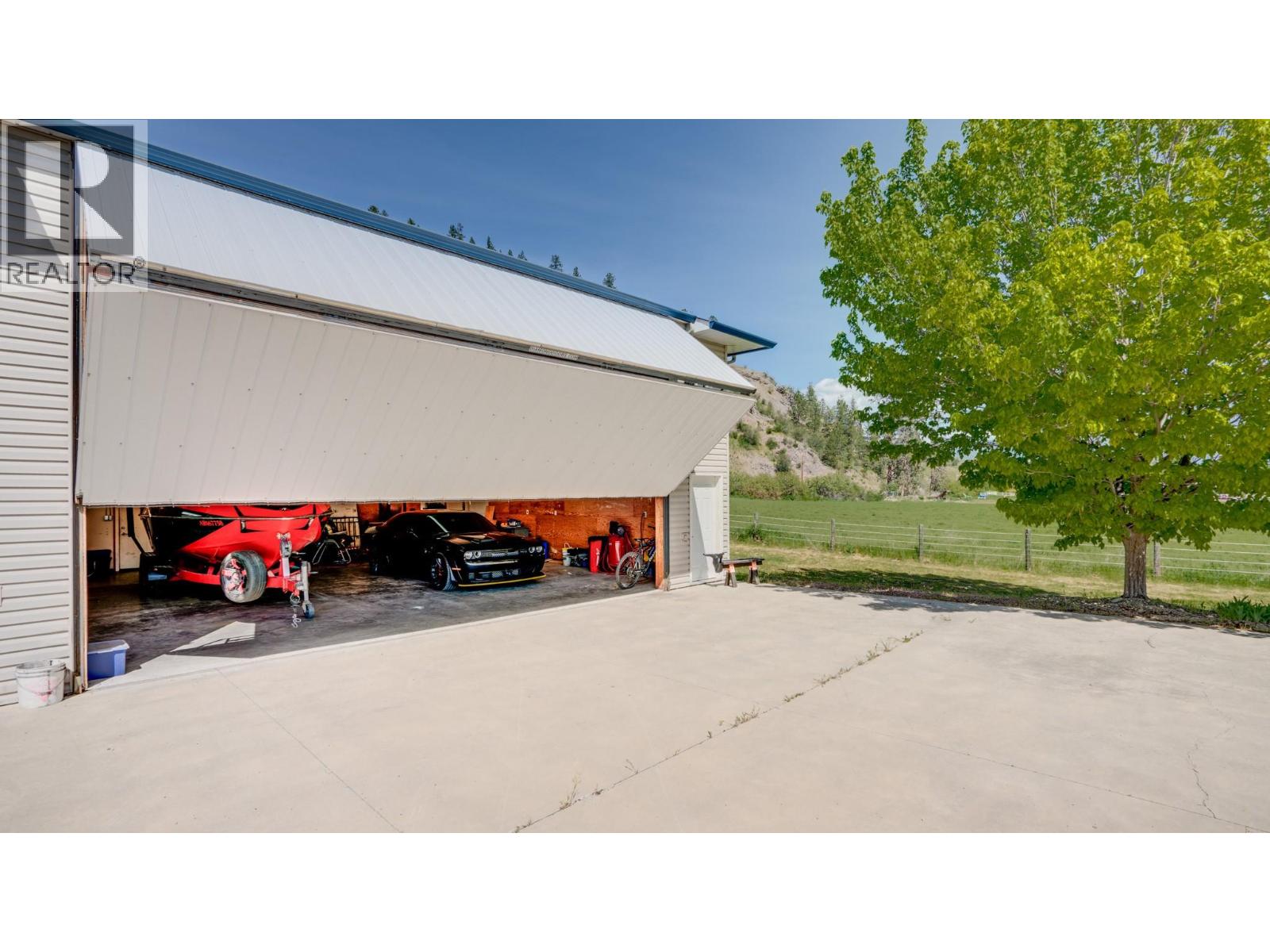 4767 Grandview Flats N Road, Armstrong