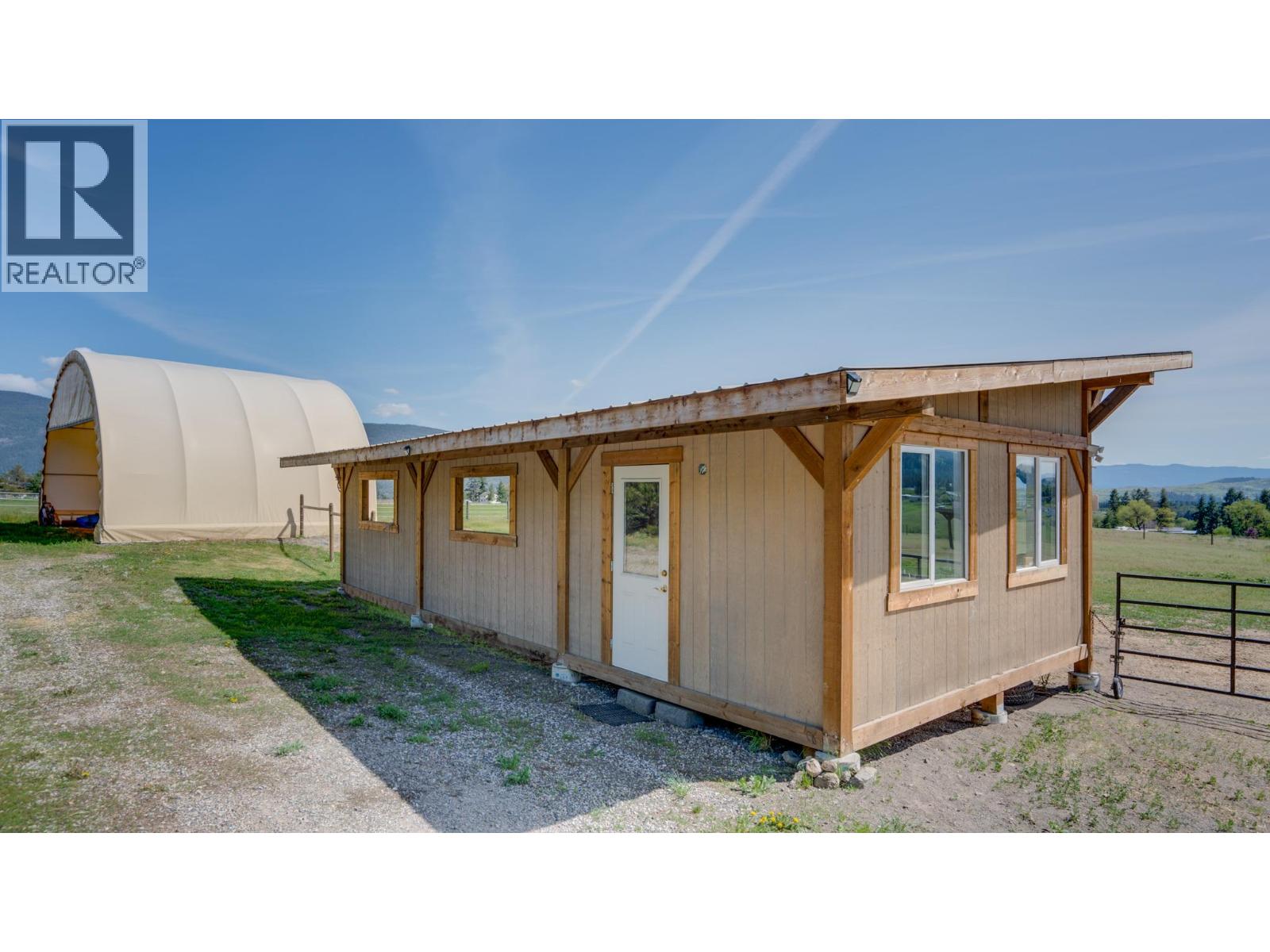 4767 Grandview Flats N Road, Armstrong